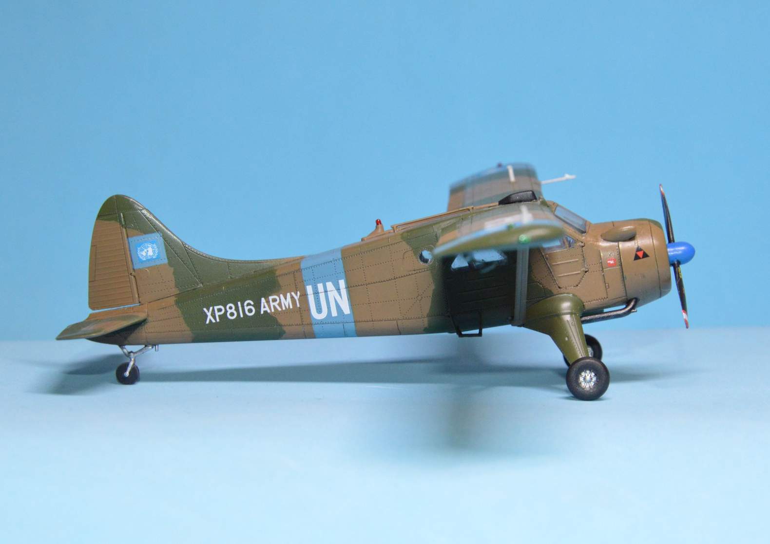dora-wings-beaver-al-1-mod-le-mont-1-72-avion-militaire-britannique image 3