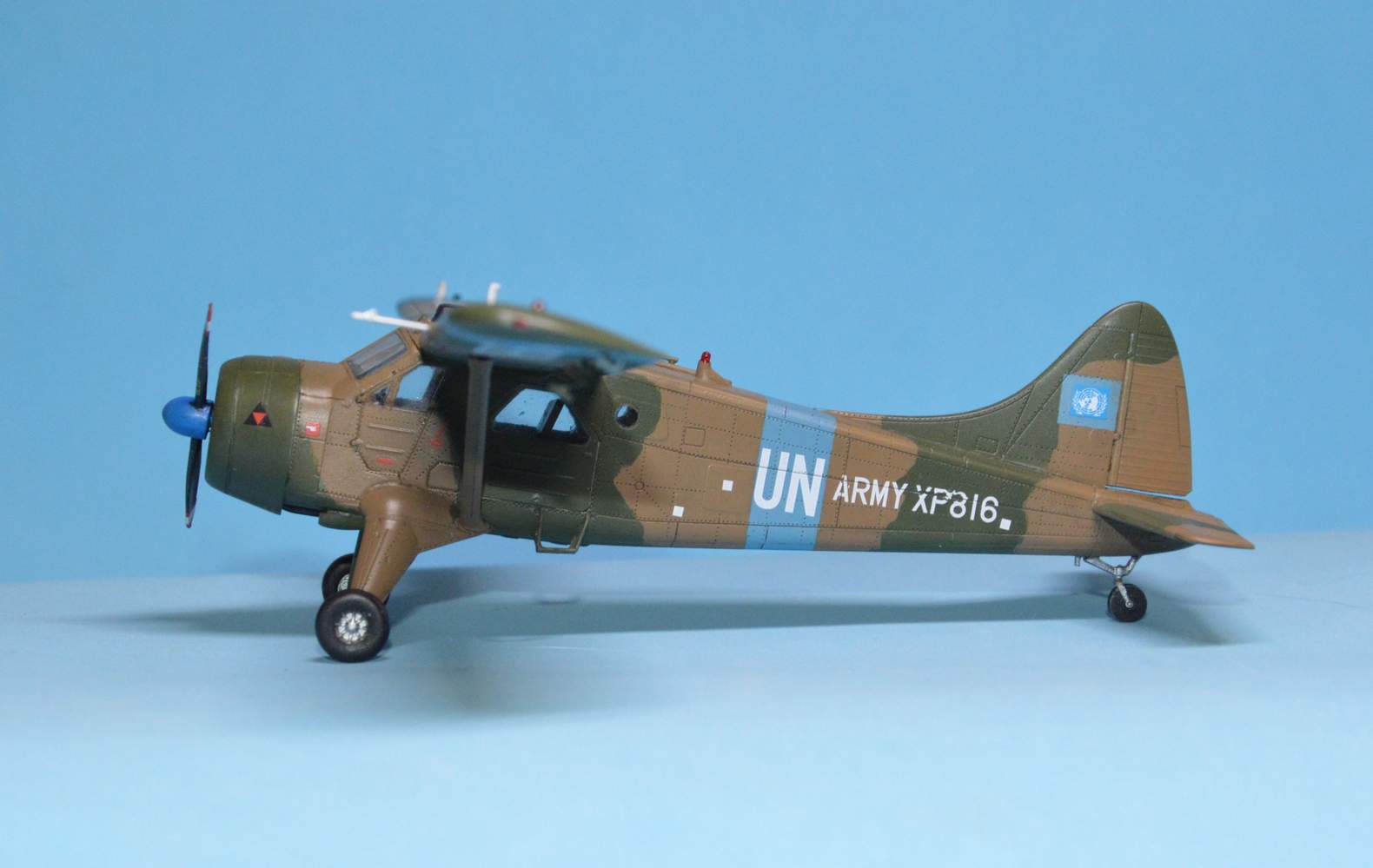 dora-wings-beaver-al-1-mod-le-mont-1-72-avion-militaire-britannique image 5