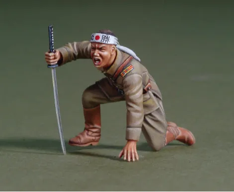 def-model-do35033-figurine-officier-japonais-banzai-1-35 image 1