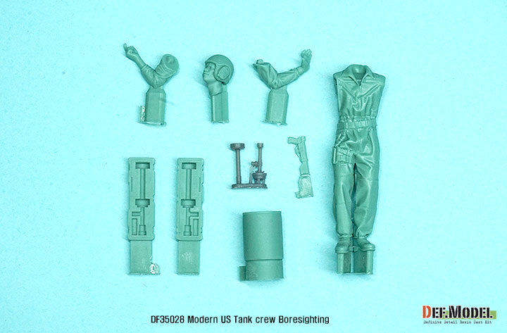 def-model-df35028-us-tank-crew-figurine-1-35-boresighting image 2