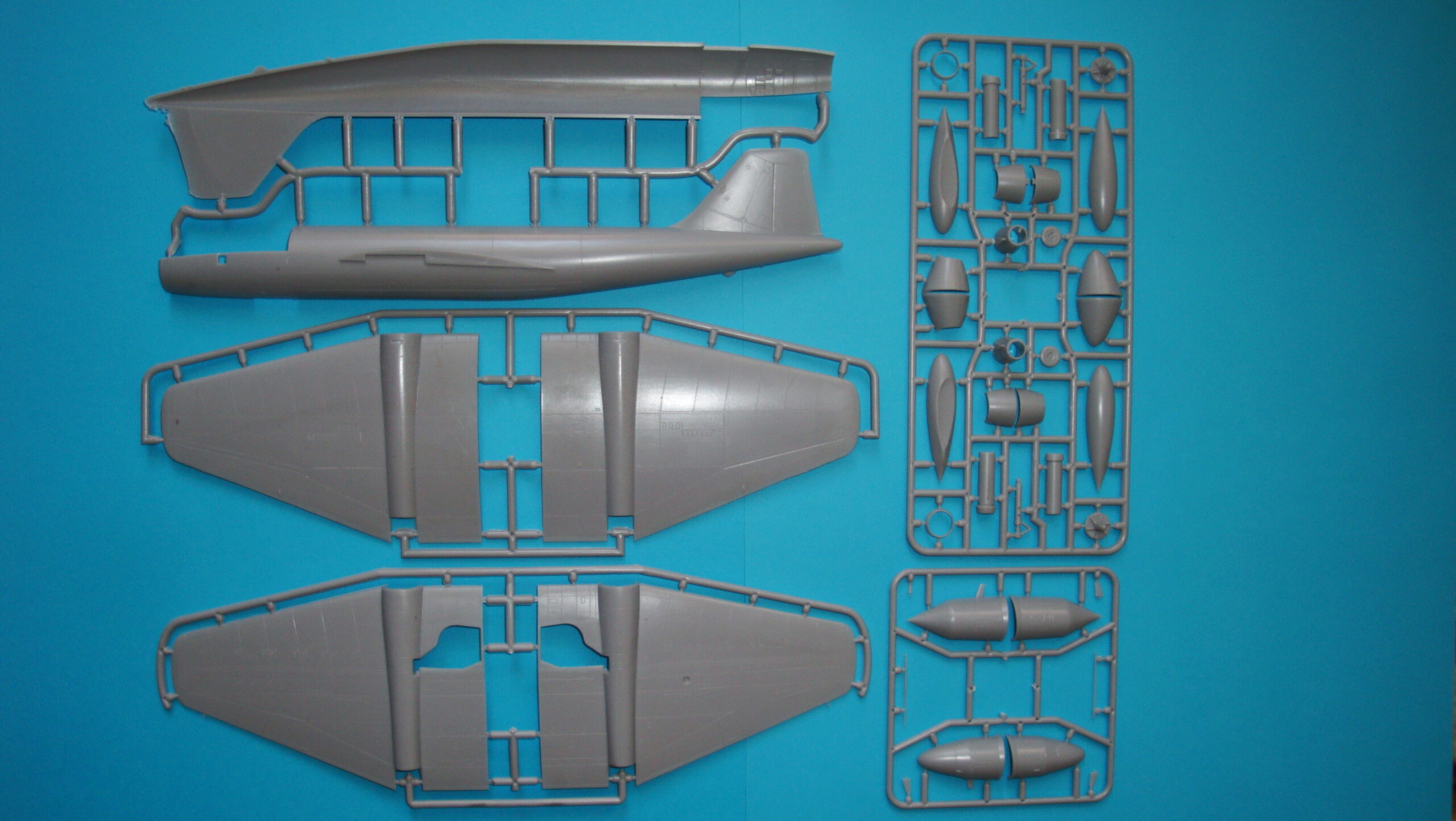 mikromir-amp-72004-canberra-t11-maquette-avion-1-72 image 3