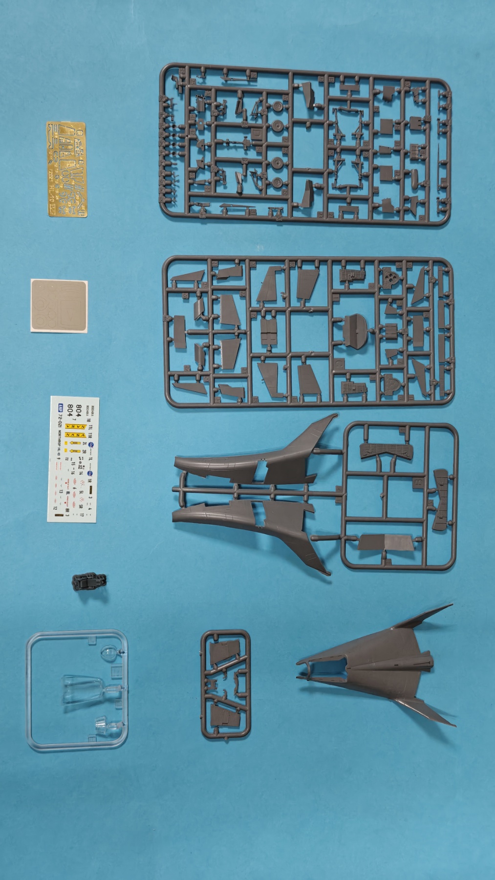 amp-72021-northrop-hl-10-maquette-avion-1-72-exp-rimental image 2