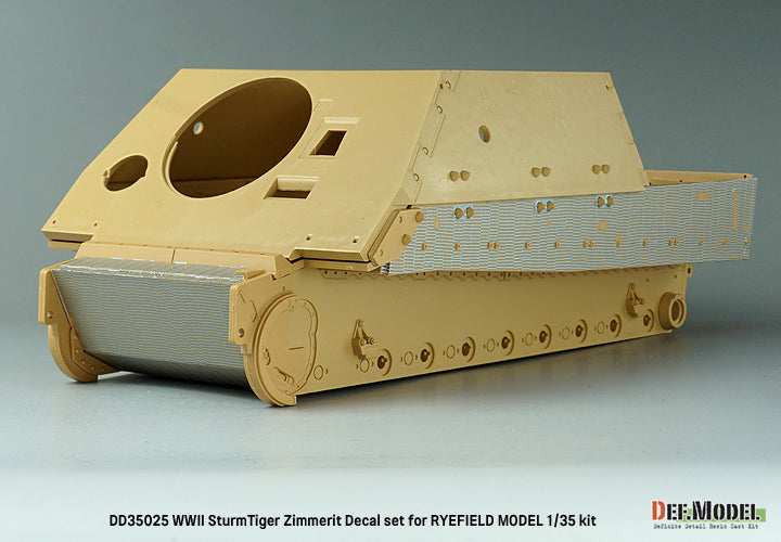 def-model-dd35025-sturmtiger-d-cal-zimmerit-1-35-rfm image 3