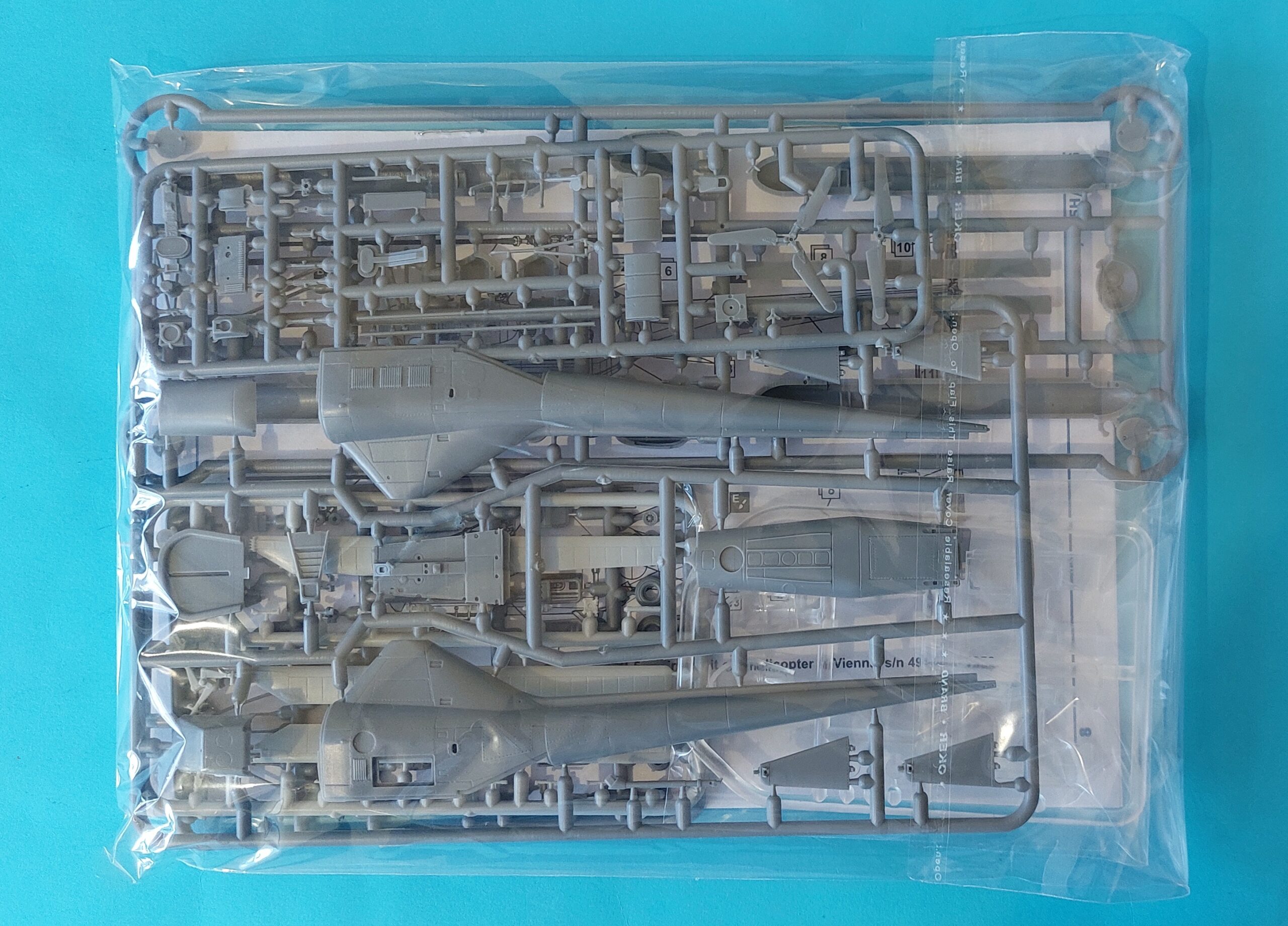 amp-72008-sikorsky-h-5g-dragonfly-flotteurs-maquette-1-72 image 2