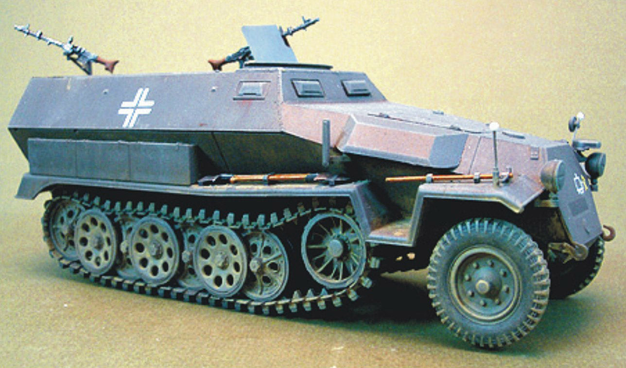 afv-club-35078-sd-kfz-251-1-ausf-c-semi-chenill-1-35-allemand image 3