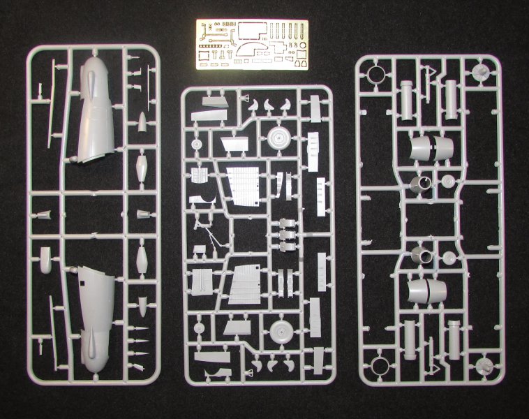 amp-mikromir-canberra-t-17-maquette-avion-1-144-bombardier image 4