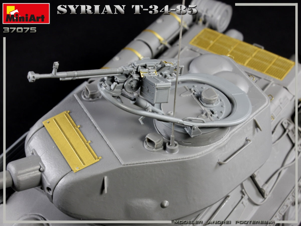 miniart-37075-syrian-t-34-85-maquette-char-1-35 image 2