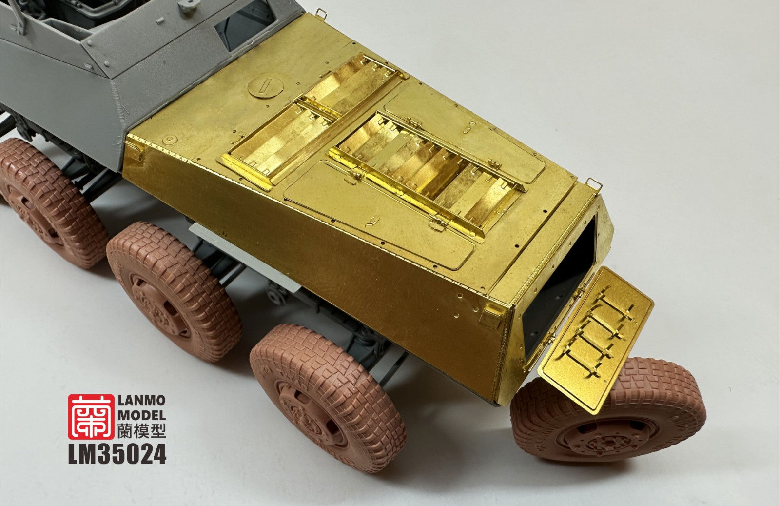 lanmo-lm35024-compartiment-moteur-sd-kfz-224-1-35-upgrade image 4