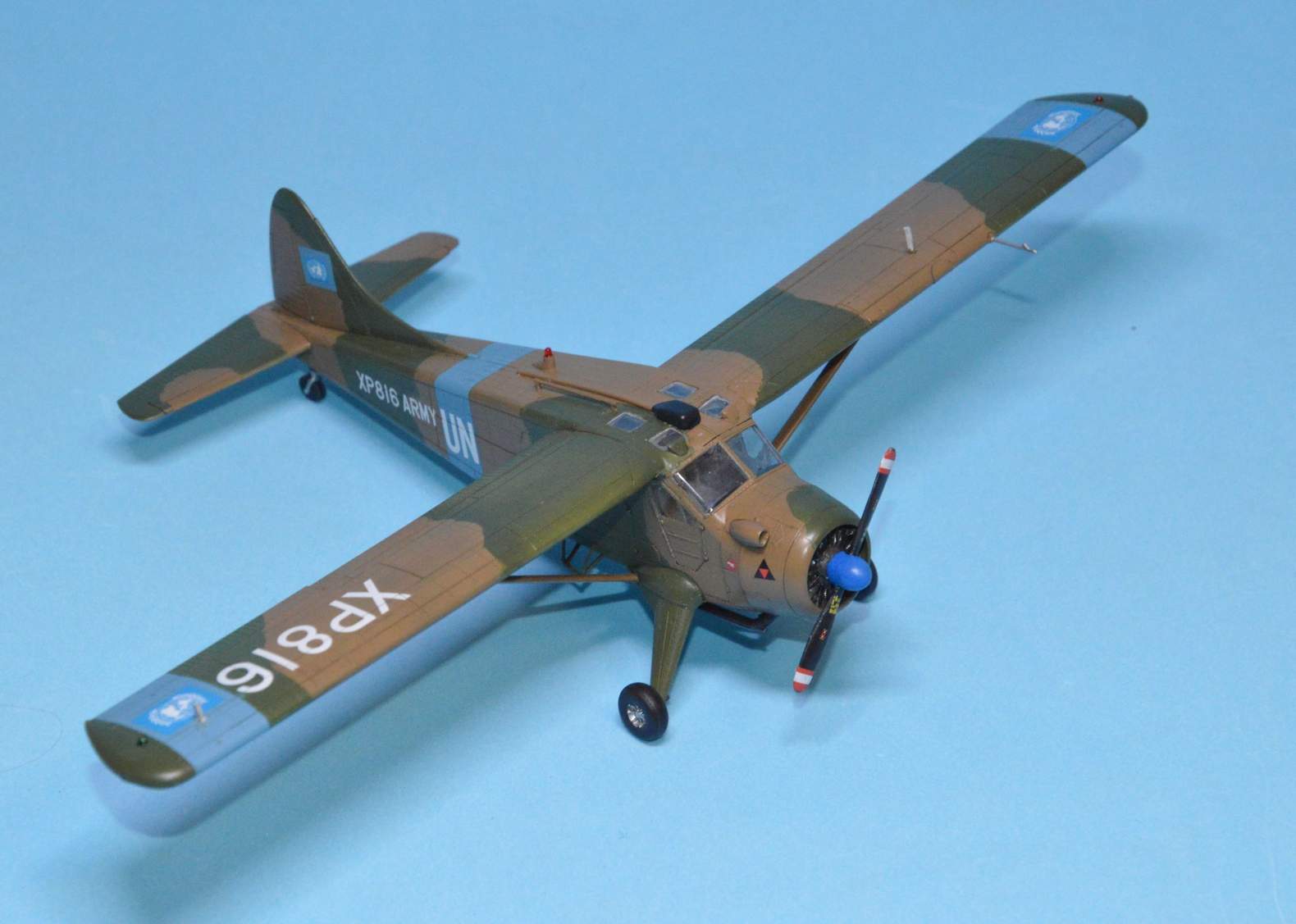 dora-wings-beaver-al-1-mod-le-mont-1-72-avion-militaire-britannique image 1