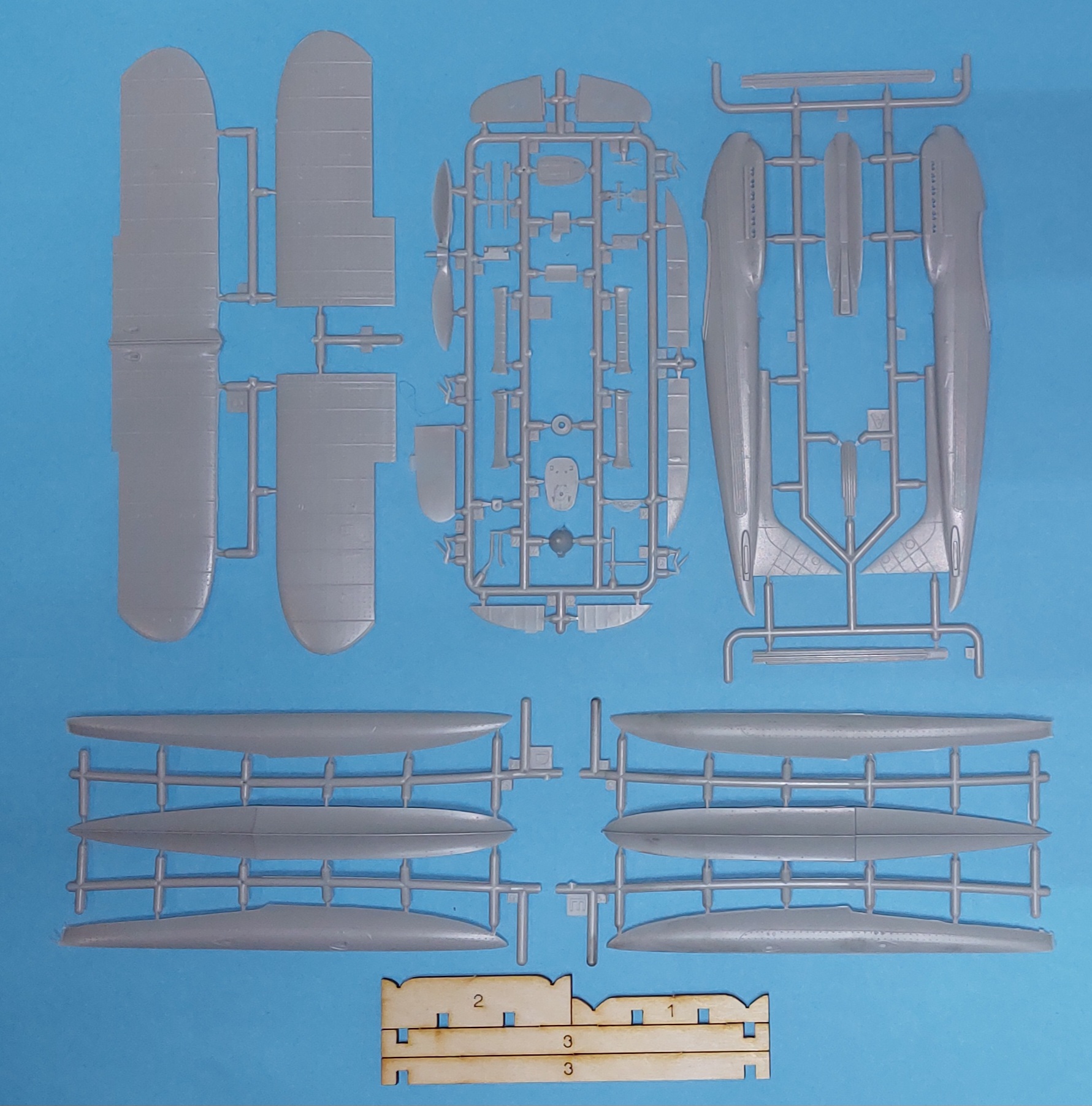 amp-48026-supermarine-s-6a-maquette-hydravion-1-48-course image 3