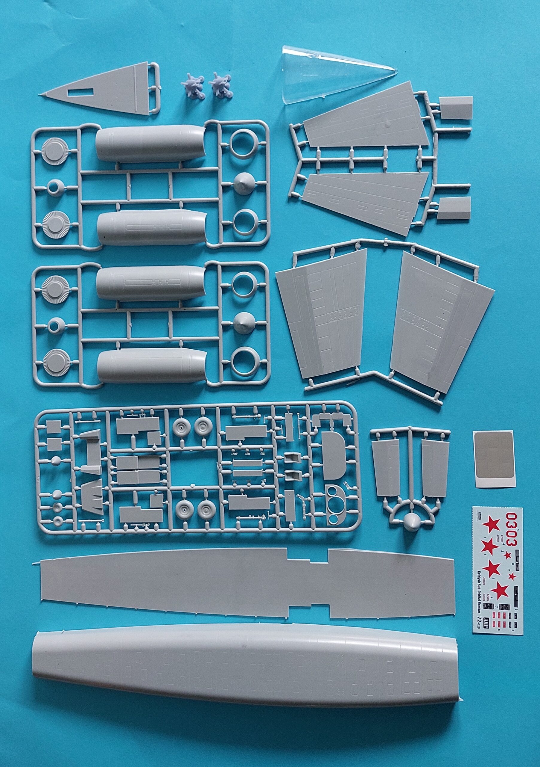 amp-72019-keldysh-maquette-avion-bombardier-suborbital-1-72 image 2