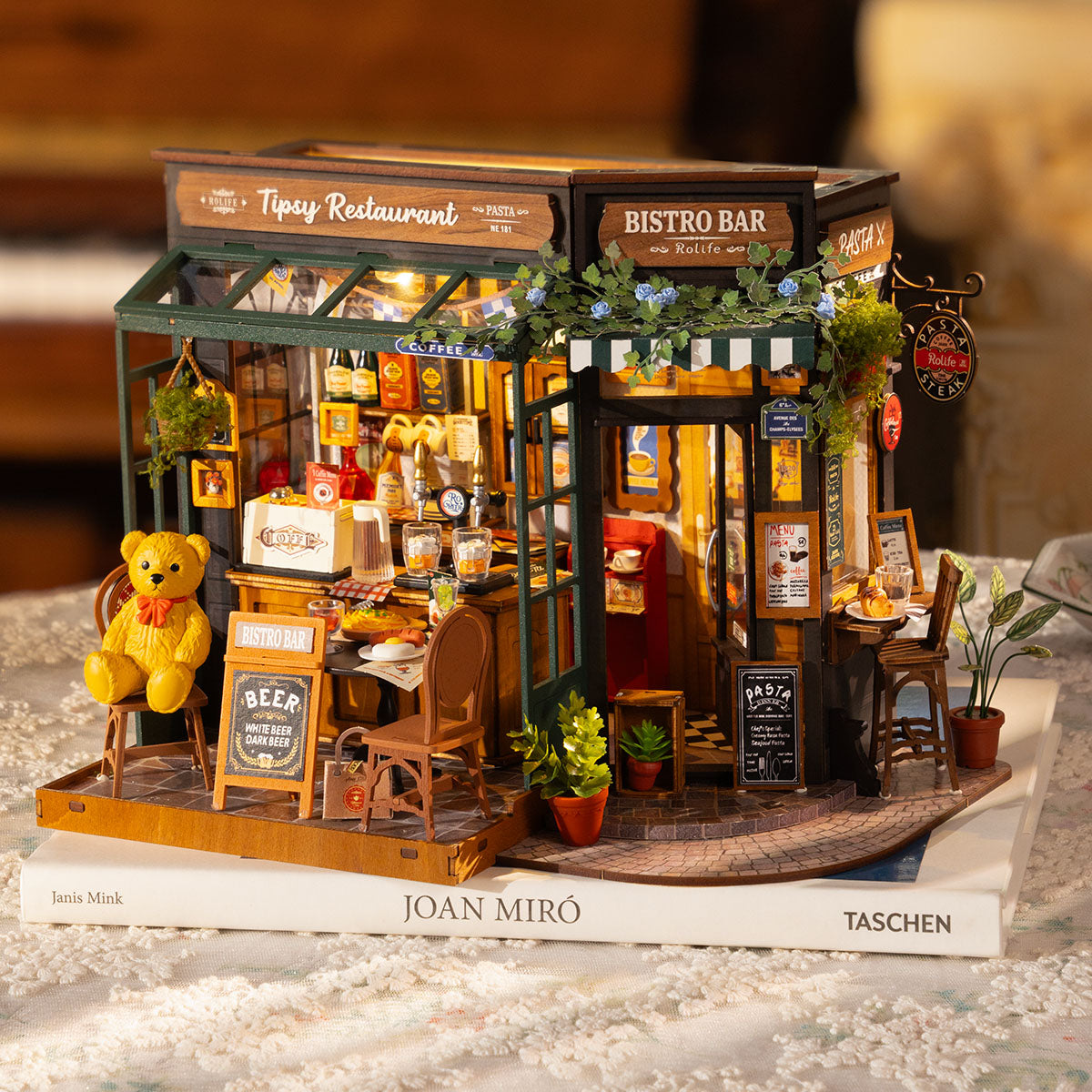 robotime-dg167-tipsy-restaurant-maison-miniature-kit-bois image 2