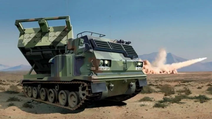 trumpeter-01049-m270a1-mlrs-maquette-blind-1-35-lance-roquettes image 1