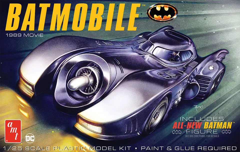 amt-batmobile-1989-maquette-1-25-avec-batman-assis image 1