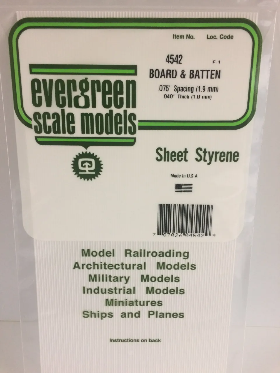 evergreen-siding-4542-plaque-board-and-batten-blanc-15x30 image 1
