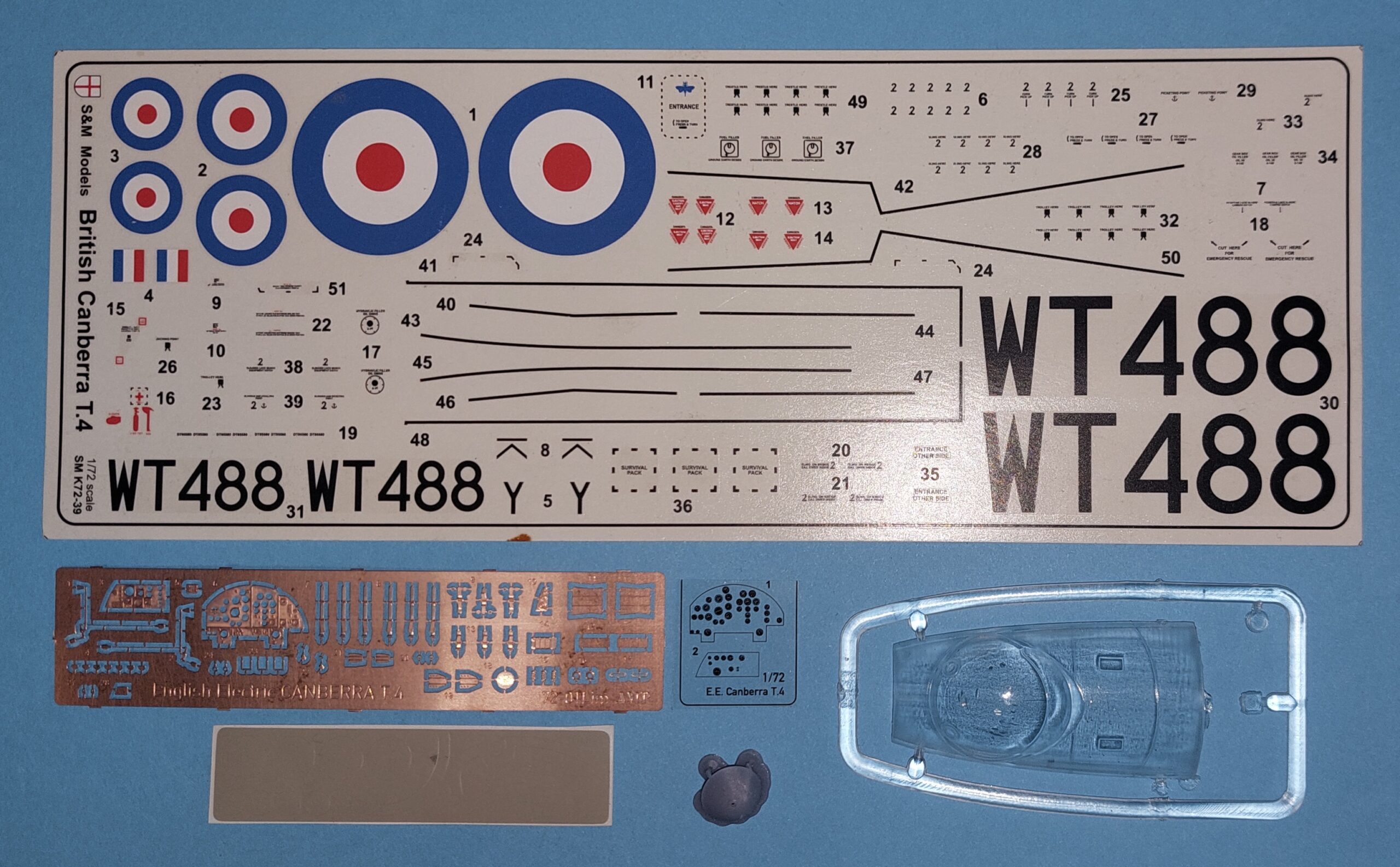 amp-mikromir-canberra-t-4-72-01lim-maquette-avion-1-72 image 3