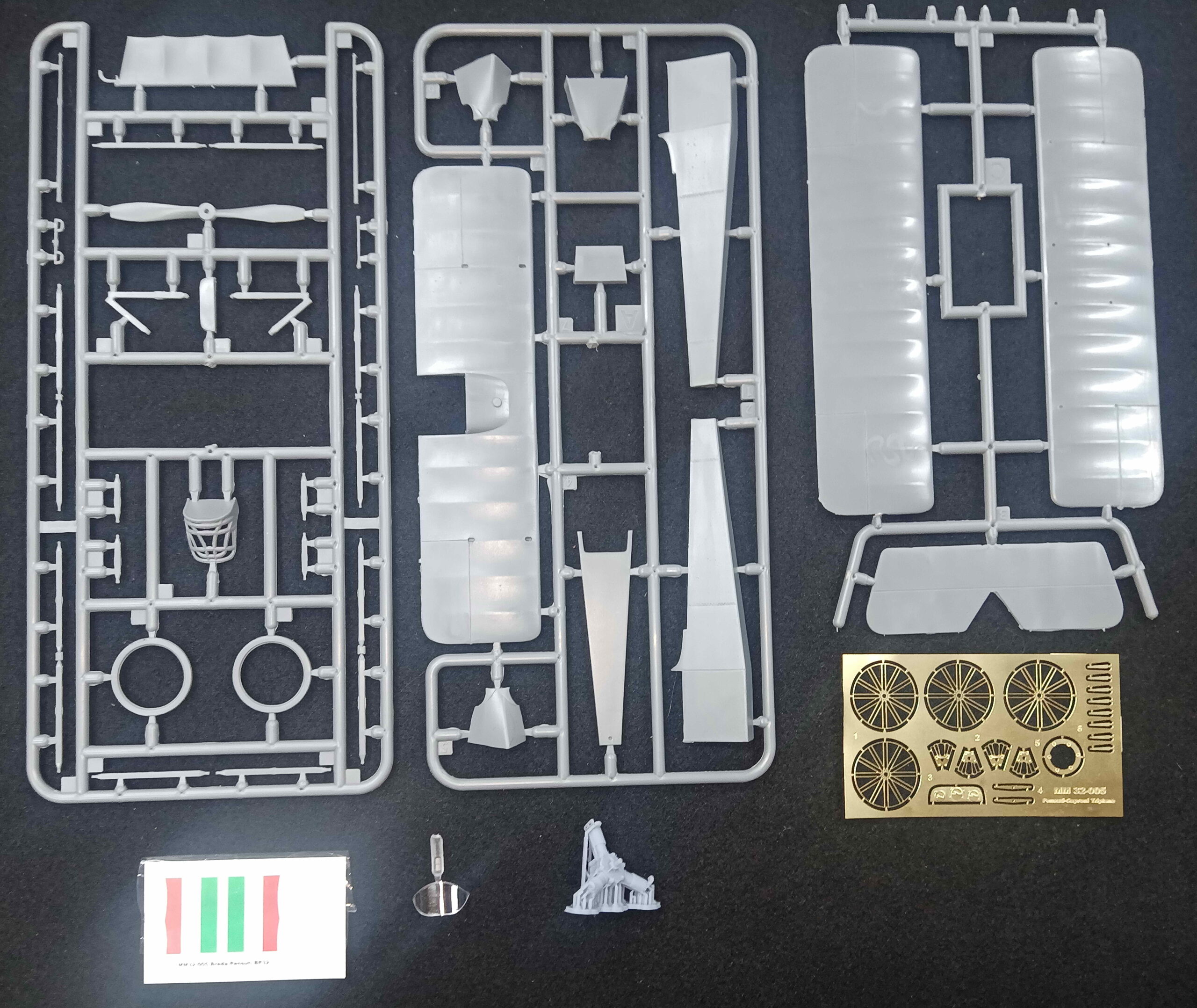 mikromir-pensuti-caproni-triplan-032-005-maquette-1-32 image 2