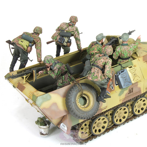sol-resin-factory-mm656-sd-kfz-251-1-crew-figurines-1-16-6-figs image 2