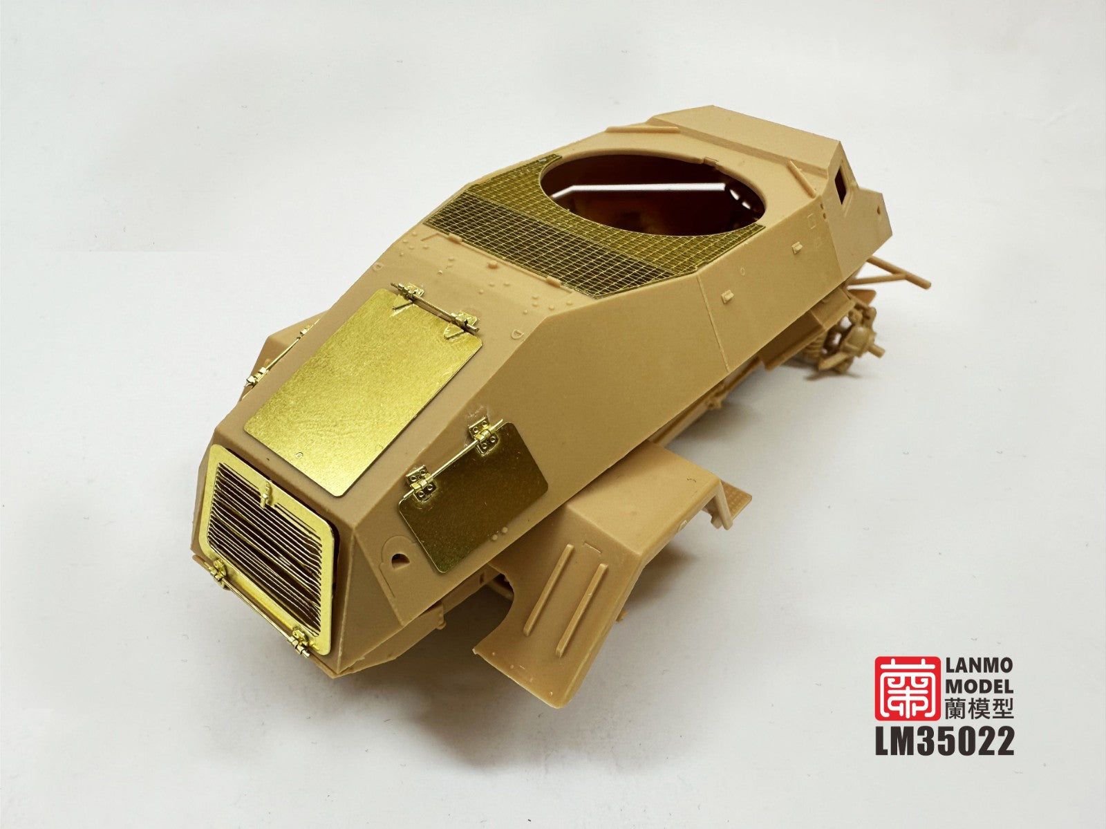 lanmo-model-lm35022-sd-kfz-221-compartiment-moteur-kit-1-35 image 4