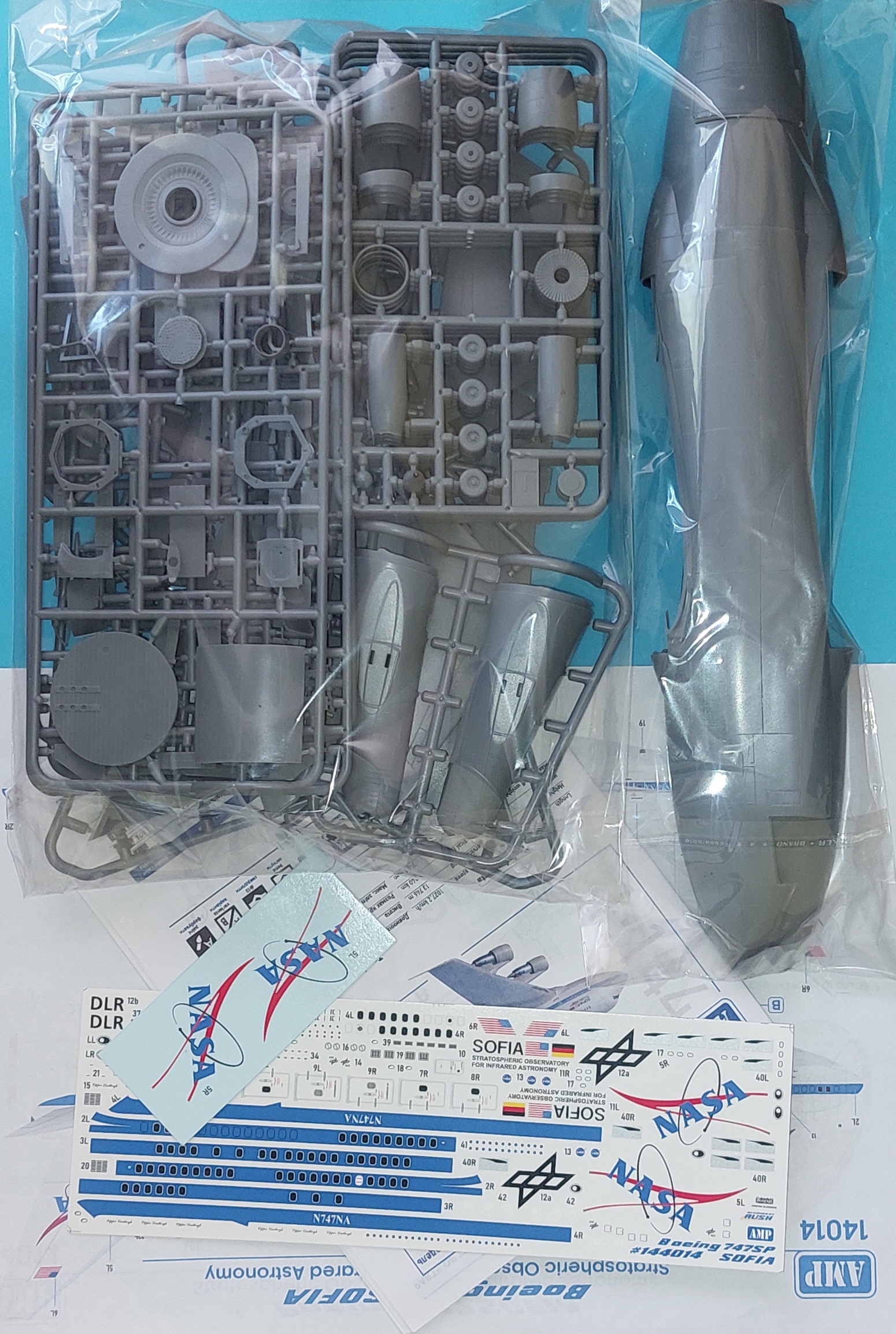 amp-boeing-747-sp-sofia-144014-maquette-avion-1-144 image 2