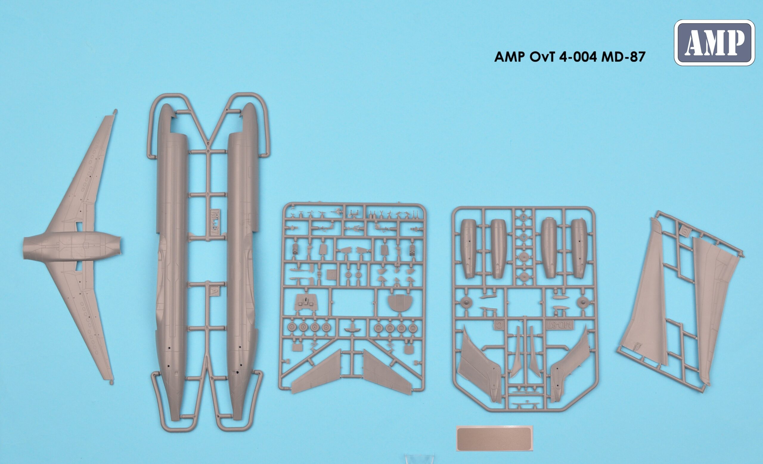 amp-overtrees-4-004-md-87-maquette-avion-grappe image 2