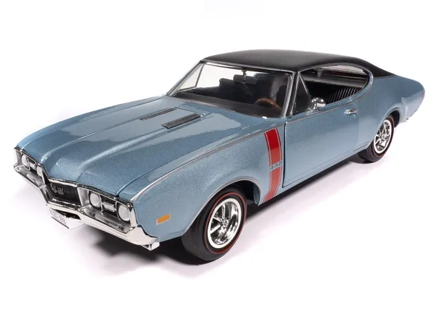 american-muscle-oldsmobile-442-1968-miniature-1-18-teal-frost image 1