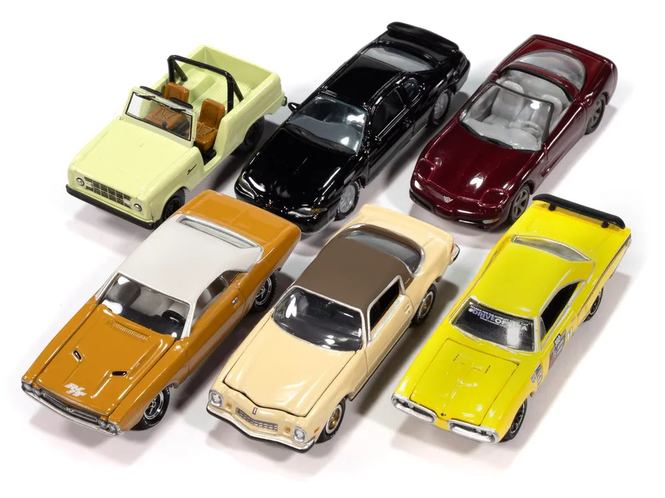 johnny-lightning-classic-gold-2025-miniature-voiture-1-64-version-b image 1