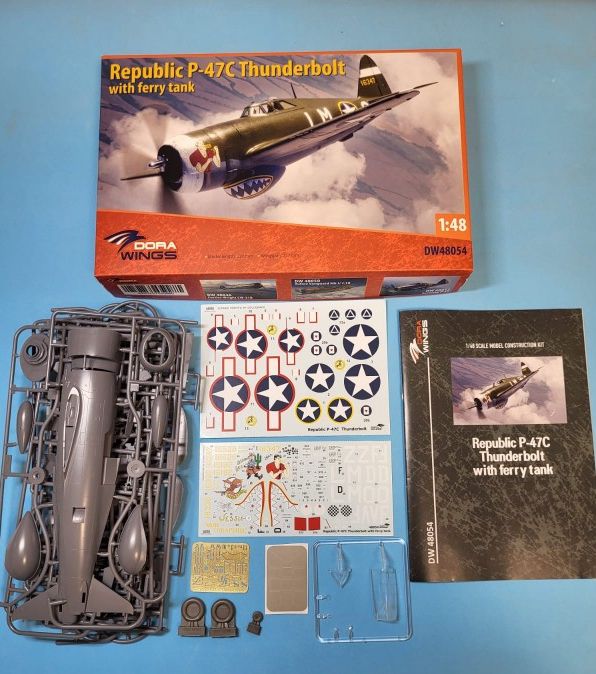 dora-wings-dw48054-p-47c-thunderbolt-maquette-avion-1-48-ferry-tank image 2
