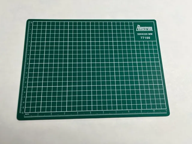 evergreen-tools-77100-tapis-de-d-coupe-30x20-cm image 1