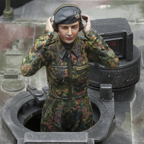 sol-resin-mm241-bundeswehr-femme-tankiste-figurine-r-sine-1-16 image 2