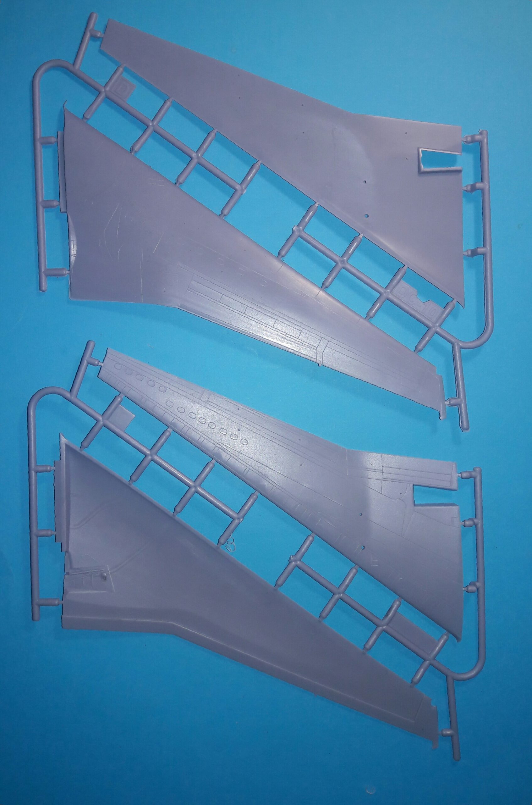 amp-kc-10-extender-144004-maquette-avion-1-144-ravitailleur image 3