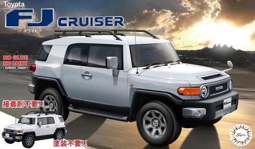 fujimi-066127-toyota-fj-cruiser-maquette-voiture-1-24-blanc image 1