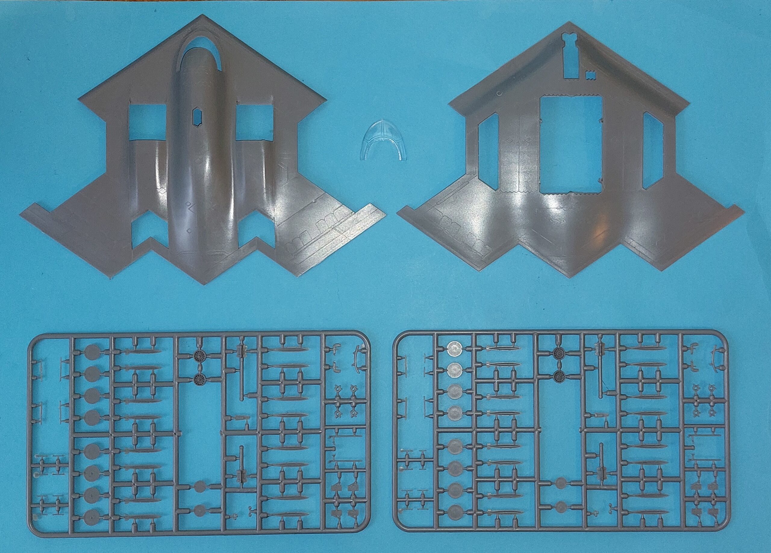 amp-144002-b-2-spirit-maquette-avion-1-144-furtif image 2
