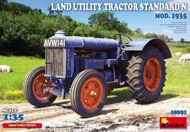 miniart-38091-land-utility-tractor-standard-n-1935-maquette-1-35-ww2 image 1