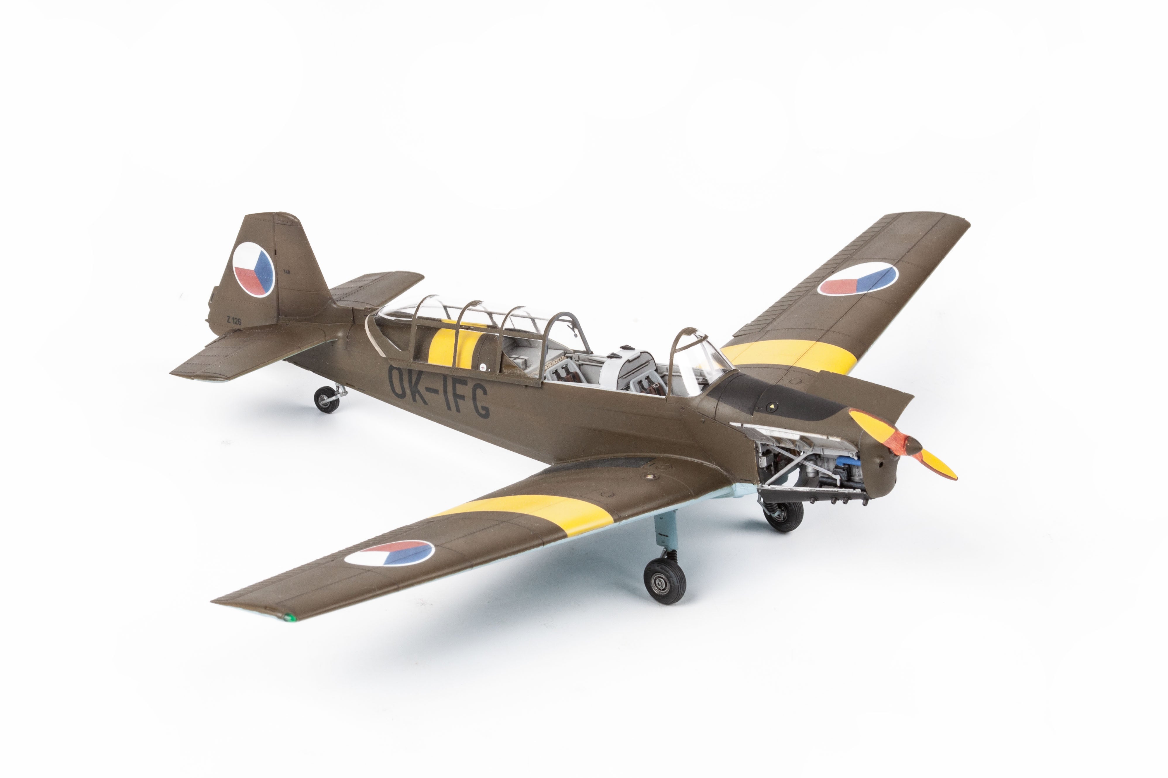 eduard-82181-z-126-tren-r-profipack-maquette-avion-1-48 image 3